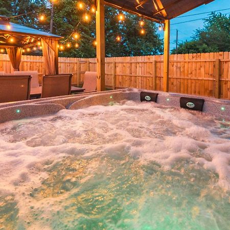 Villa 5 Mins To Speedway! Walk To Zoo, Wr Park, Iupui! Indianapolis Exterior foto