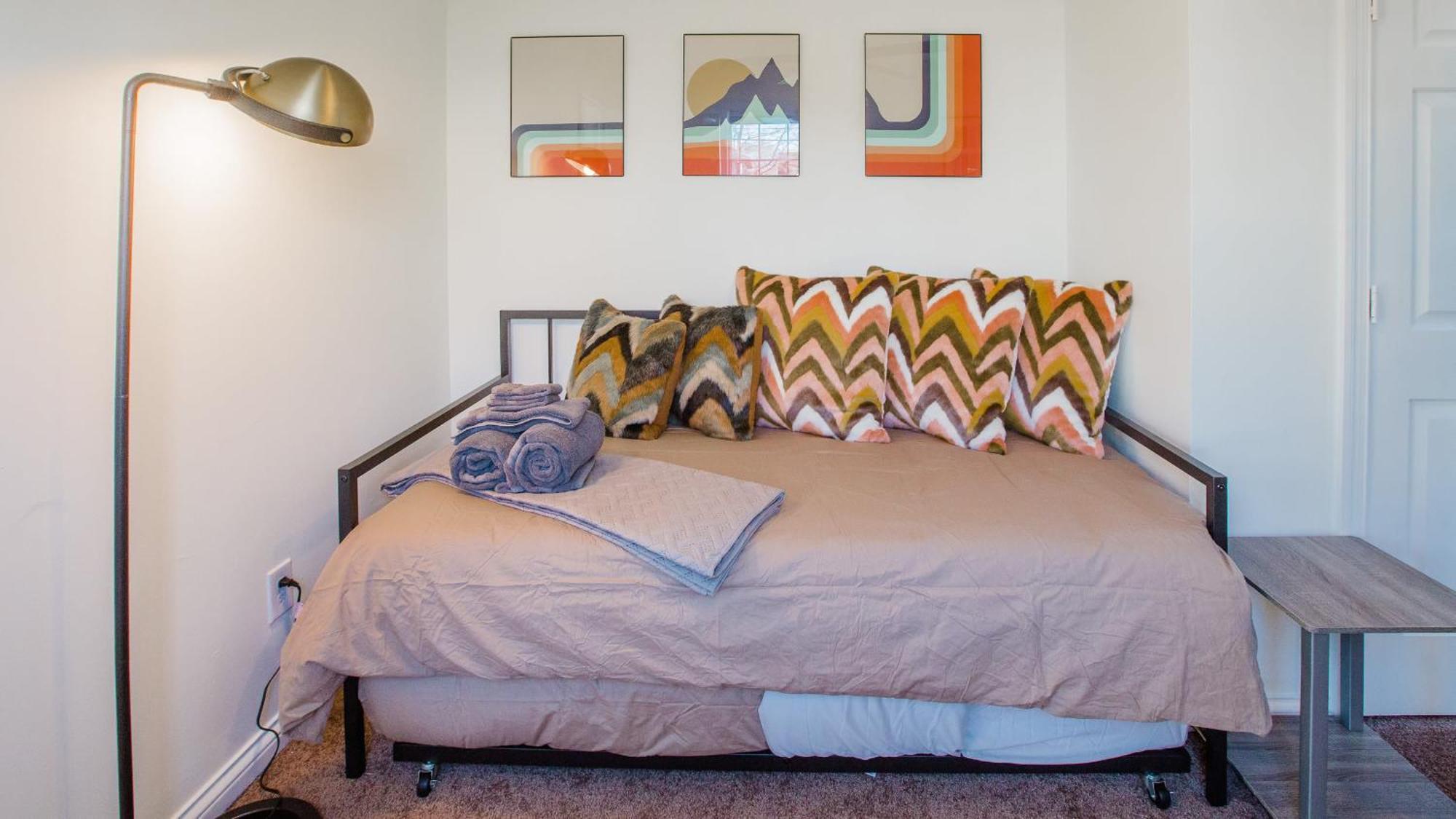 Villa 5 Mins To Speedway! Walk To Zoo, Wr Park, Iupui! Indianapolis Exterior foto