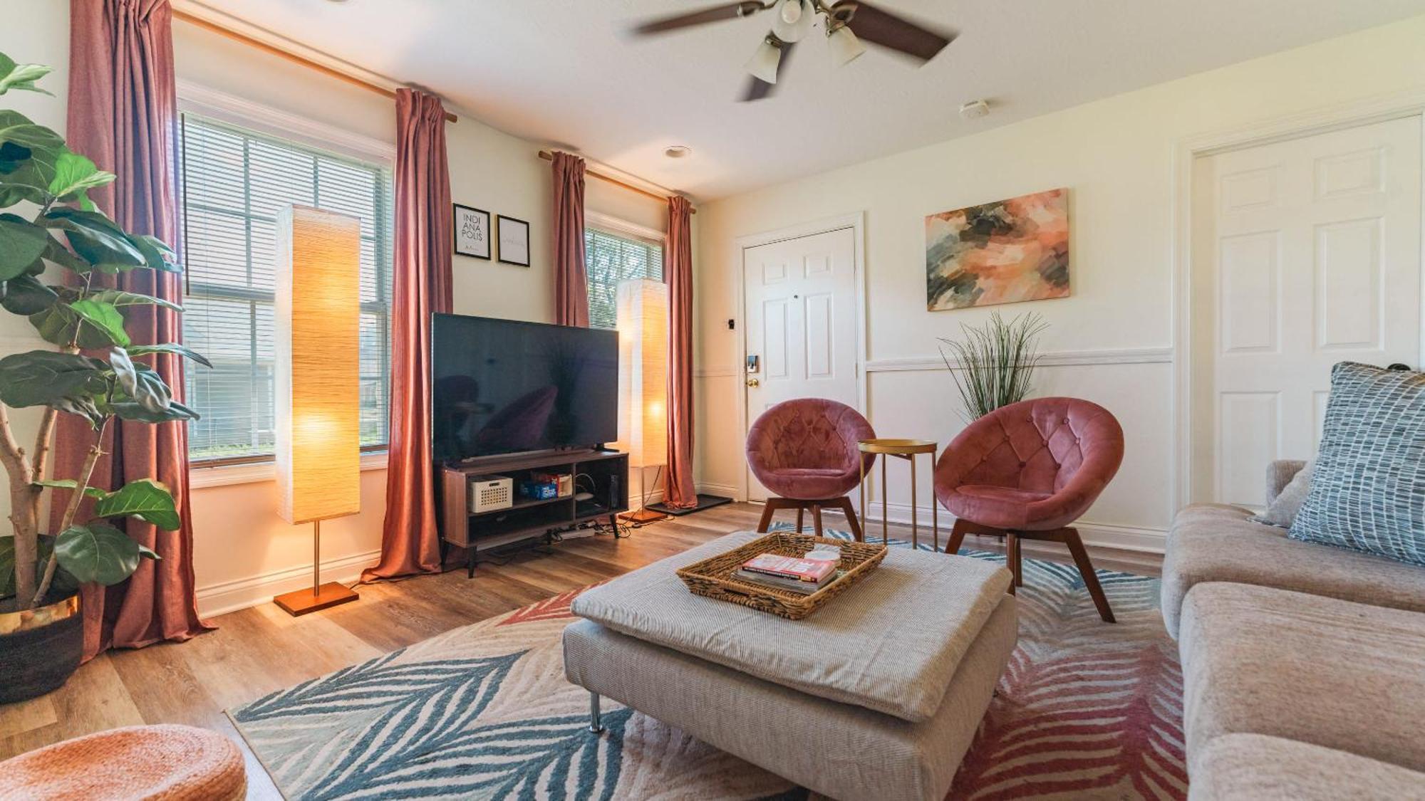 Villa 5 Mins To Speedway! Walk To Zoo, Wr Park, Iupui! Indianapolis Exterior foto