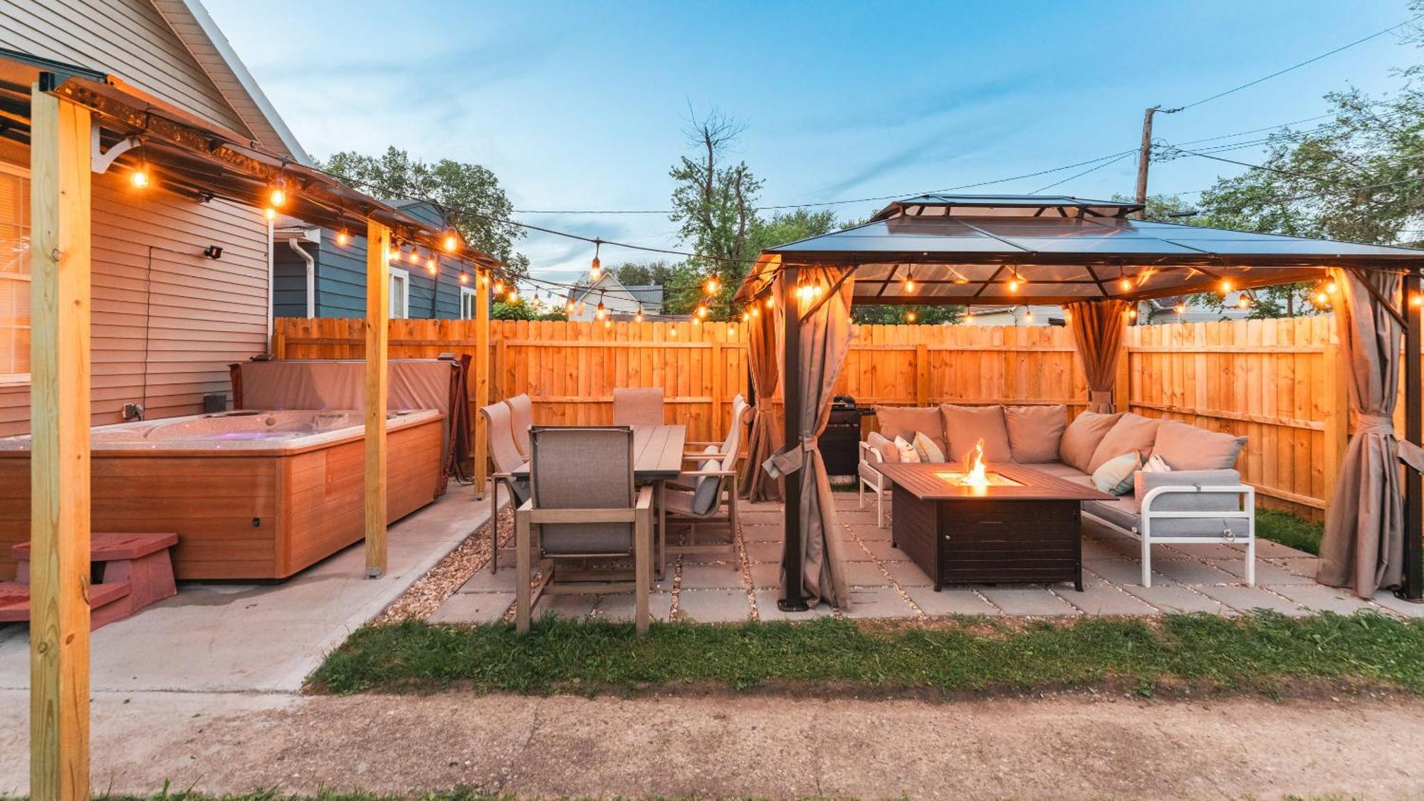 Villa 5 Mins To Speedway! Walk To Zoo, Wr Park, Iupui! Indianapolis Exterior foto